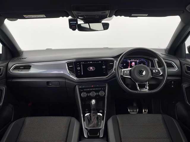 フォルクスワーゲン ＶＷ Ｔ－ロック TDI スポーツ 愛知県 2021(令3)年 0.8万km ディープブラックパールエフェクト ワンオーナー/純正ナビ/バックカメラ/フルセグTV・Bluetooth・USB・AppleCarPlay/ルーフレール/パワーテールゲート/純正18インチアルミホイール/ETC2.0/ドライブレコーダー/ファブリック+合皮シート/純正フロアマット/アダプティブクルーズコントロール/レーンキープアシスト/リヤトラフィックアラート/プリクラッシュブレーキ/ブラインドスポットディテクション(後方死角検知)/アイドリングストップ/横滑り防止/イモビライザー/走行モード(エコ・ノーマル・スポーツ・カスタム)/LEDヘッドライト/オートライト/フロント・リヤフォグランプ/電動格納ミラー/革巻きステアリング/パドルシフト/トノカバー/12V電源ソケット/充電用USB typeC/インテリアアンビエントライト(レッド)/スマートキー/スペアキー/新車保証書・取扱説明書