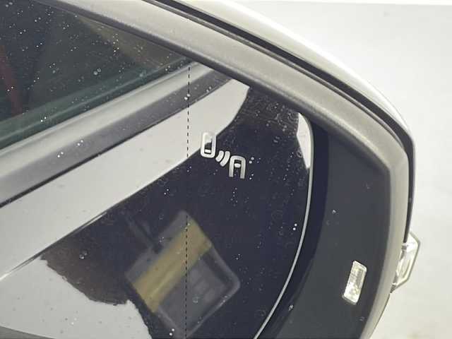 フォルクスワーゲン ＶＷ Ｔ－ロック TDI スポーツ 愛知県 2021(令3)年 0.8万km ディープブラックパールエフェクト ワンオーナー/純正ナビ/バックカメラ/フルセグTV・Bluetooth・USB・AppleCarPlay/ルーフレール/パワーテールゲート/純正18インチアルミホイール/ETC2.0/ドライブレコーダー/ファブリック+合皮シート/純正フロアマット/アダプティブクルーズコントロール/レーンキープアシスト/リヤトラフィックアラート/プリクラッシュブレーキ/ブラインドスポットディテクション(後方死角検知)/アイドリングストップ/横滑り防止/イモビライザー/走行モード(エコ・ノーマル・スポーツ・カスタム)/LEDヘッドライト/オートライト/フロント・リヤフォグランプ/電動格納ミラー/革巻きステアリング/パドルシフト/トノカバー/12V電源ソケット/充電用USB typeC/インテリアアンビエントライト(レッド)/スマートキー/スペアキー/新車保証書・取扱説明書