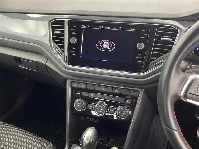 フォルクスワーゲン ＶＷ Ｔ－ロック TDI スポーツ 愛知県 2021(令3)年 0.8万km ディープブラックパールエフェクト ワンオーナー/純正ナビ/バックカメラ/フルセグTV・Bluetooth・USB・AppleCarPlay/ルーフレール/パワーテールゲート/純正18インチアルミホイール/ETC2.0/ドライブレコーダー/ファブリック+合皮シート/純正フロアマット/アダプティブクルーズコントロール/レーンキープアシスト/リヤトラフィックアラート/プリクラッシュブレーキ/ブラインドスポットディテクション(後方死角検知)/アイドリングストップ/横滑り防止/イモビライザー/走行モード(エコ・ノーマル・スポーツ・カスタム)/LEDヘッドライト/オートライト/フロント・リヤフォグランプ/電動格納ミラー/革巻きステアリング/パドルシフト/トノカバー/12V電源ソケット/充電用USB typeC/インテリアアンビエントライト(レッド)/スマートキー/スペアキー/新車保証書・取扱説明書