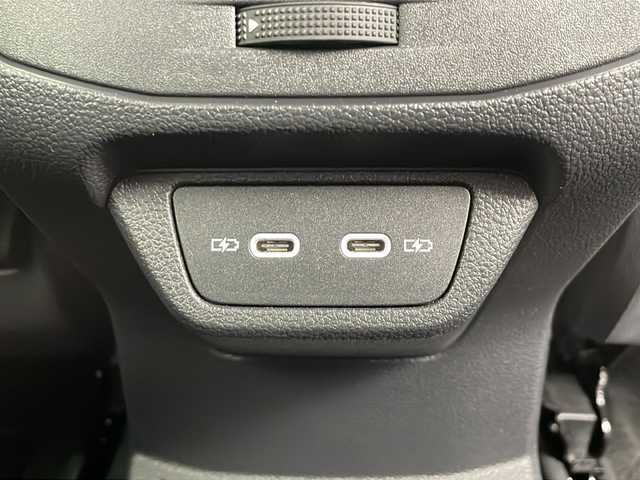 フォルクスワーゲン ＶＷ Ｔ－ロック TDI スポーツ 愛知県 2021(令3)年 0.8万km ディープブラックパールエフェクト ワンオーナー/純正ナビ/バックカメラ/フルセグTV・Bluetooth・USB・AppleCarPlay/ルーフレール/パワーテールゲート/純正18インチアルミホイール/ETC2.0/ドライブレコーダー/ファブリック+合皮シート/純正フロアマット/アダプティブクルーズコントロール/レーンキープアシスト/リヤトラフィックアラート/プリクラッシュブレーキ/ブラインドスポットディテクション(後方死角検知)/アイドリングストップ/横滑り防止/イモビライザー/走行モード(エコ・ノーマル・スポーツ・カスタム)/LEDヘッドライト/オートライト/フロント・リヤフォグランプ/電動格納ミラー/革巻きステアリング/パドルシフト/トノカバー/12V電源ソケット/充電用USB typeC/インテリアアンビエントライト(レッド)/スマートキー/スペアキー/新車保証書・取扱説明書