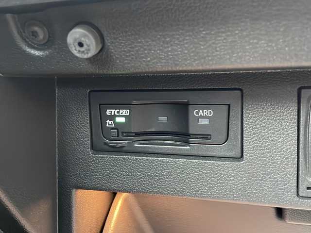 フォルクスワーゲン ＶＷ Ｔ－ロック TDI スポーツ 愛知県 2021(令3)年 0.8万km ディープブラックパールエフェクト ワンオーナー/純正ナビ/バックカメラ/フルセグTV・Bluetooth・USB・AppleCarPlay/ルーフレール/パワーテールゲート/純正18インチアルミホイール/ETC2.0/ドライブレコーダー/ファブリック+合皮シート/純正フロアマット/アダプティブクルーズコントロール/レーンキープアシスト/リヤトラフィックアラート/プリクラッシュブレーキ/ブラインドスポットディテクション(後方死角検知)/アイドリングストップ/横滑り防止/イモビライザー/走行モード(エコ・ノーマル・スポーツ・カスタム)/LEDヘッドライト/オートライト/フロント・リヤフォグランプ/電動格納ミラー/革巻きステアリング/パドルシフト/トノカバー/12V電源ソケット/充電用USB typeC/インテリアアンビエントライト(レッド)/スマートキー/スペアキー/新車保証書・取扱説明書