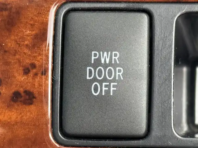 トヨタ エスティマ アエラス Gエディション 福岡県 2010(平22)年 8.9万km ブラック フリップダウンモニター　/社外ナビ／フルセグＴＶ　/バックカメラ　/ビルトインＥＴＣ　/クルーズコントロール　/両側電動スライドドア　/プッシュスタート　/電動格納式ドアミラー　/純正フロアマット　/純正１７インチＡＷ