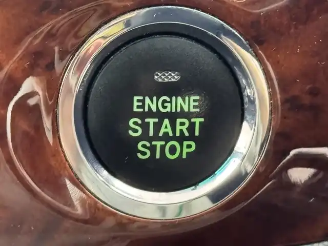 トヨタ エスティマ アエラス Gエディション 福岡県 2010(平22)年 8.9万km ブラック フリップダウンモニター　/社外ナビ／フルセグＴＶ　/バックカメラ　/ビルトインＥＴＣ　/クルーズコントロール　/両側電動スライドドア　/プッシュスタート　/電動格納式ドアミラー　/純正フロアマット　/純正１７インチＡＷ