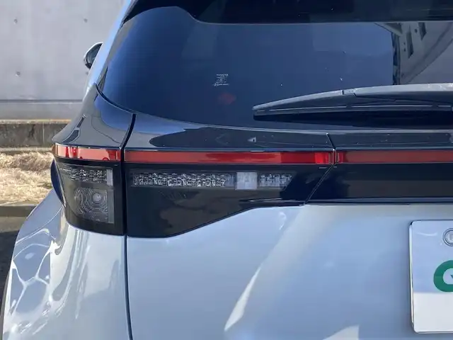 トヨタ ヤリスクロス ハイブリッド Z 静岡県 2022(令4)年 5.6万km プラチナホワイトパールマイカ ワンオーナー/純正ディズプレイオーディオ/Bluetooth　Apple CarPlay　AM FM/全方位カメラ/前後ドライブレコーダー/ビルトインETC2.0/レーダークルーズコントロール/D N席シートヒーター/ステアリングヒーター/オートハイビーム/LEDヘッドライト/ブラインドスポットモニター/純正18インチアルミホイール/スペアキーあり/プッシュスタート/純正フロアマット/取説保証書あり