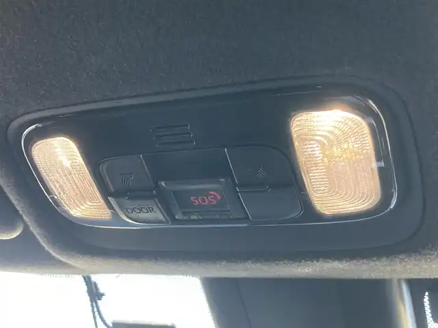 トヨタ ヤリスクロス ハイブリッド Z 静岡県 2022(令4)年 5.6万km プラチナホワイトパールマイカ ワンオーナー/純正ディズプレイオーディオ/Bluetooth　Apple CarPlay　AM FM/全方位カメラ/前後ドライブレコーダー/ビルトインETC2.0/レーダークルーズコントロール/D N席シートヒーター/ステアリングヒーター/オートハイビーム/LEDヘッドライト/ブラインドスポットモニター/純正18インチアルミホイール/スペアキーあり/プッシュスタート/純正フロアマット/取説保証書あり