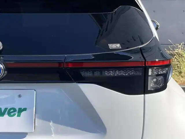 トヨタ ヤリスクロス ハイブリッド Z 静岡県 2022(令4)年 5.6万km プラチナホワイトパールマイカ ワンオーナー/純正ディズプレイオーディオ/Bluetooth　Apple CarPlay　AM FM/全方位カメラ/前後ドライブレコーダー/ビルトインETC2.0/レーダークルーズコントロール/D N席シートヒーター/ステアリングヒーター/オートハイビーム/LEDヘッドライト/ブラインドスポットモニター/純正18インチアルミホイール/スペアキーあり/プッシュスタート/純正フロアマット/取説保証書あり