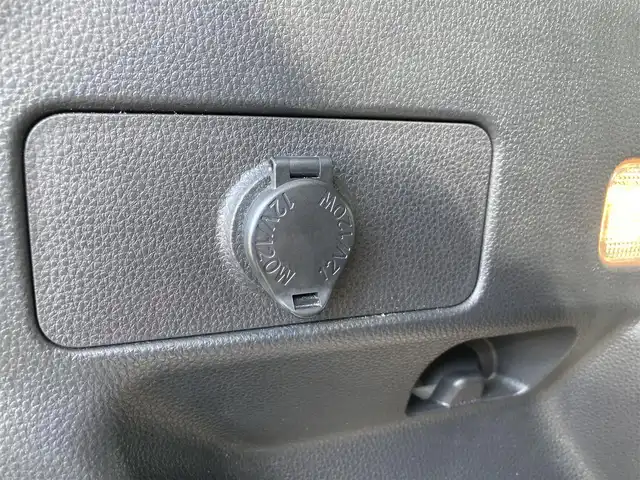 トヨタ ヤリスクロス ハイブリッド Z 静岡県 2022(令4)年 5.6万km プラチナホワイトパールマイカ ワンオーナー/純正ディズプレイオーディオ/Bluetooth　Apple CarPlay　AM FM/全方位カメラ/前後ドライブレコーダー/ビルトインETC2.0/レーダークルーズコントロール/D N席シートヒーター/ステアリングヒーター/オートハイビーム/LEDヘッドライト/ブラインドスポットモニター/純正18インチアルミホイール/スペアキーあり/プッシュスタート/純正フロアマット/取説保証書あり