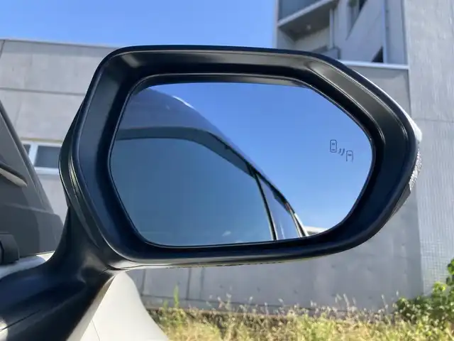 トヨタ ヤリスクロス ハイブリッド Z 静岡県 2022(令4)年 5.6万km プラチナホワイトパールマイカ ワンオーナー/純正ディズプレイオーディオ/Bluetooth　Apple CarPlay　AM FM/全方位カメラ/前後ドライブレコーダー/ビルトインETC2.0/レーダークルーズコントロール/D N席シートヒーター/ステアリングヒーター/オートハイビーム/LEDヘッドライト/ブラインドスポットモニター/純正18インチアルミホイール/スペアキーあり/プッシュスタート/純正フロアマット/取説保証書あり