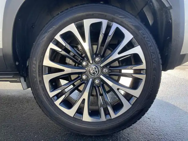 トヨタ ヤリスクロス ハイブリッド Z 静岡県 2022(令4)年 5.6万km プラチナホワイトパールマイカ ワンオーナー/純正ディズプレイオーディオ/Bluetooth　Apple CarPlay　AM FM/全方位カメラ/前後ドライブレコーダー/ビルトインETC2.0/レーダークルーズコントロール/D N席シートヒーター/ステアリングヒーター/オートハイビーム/LEDヘッドライト/ブラインドスポットモニター/純正18インチアルミホイール/スペアキーあり/プッシュスタート/純正フロアマット/取説保証書あり