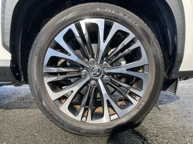 トヨタ ヤリスクロス ハイブリッド Z 静岡県 2022(令4)年 5.6万km プラチナホワイトパールマイカ ワンオーナー/純正ディズプレイオーディオ/Bluetooth　Apple CarPlay　AM FM/全方位カメラ/前後ドライブレコーダー/ビルトインETC2.0/レーダークルーズコントロール/D N席シートヒーター/ステアリングヒーター/オートハイビーム/LEDヘッドライト/ブラインドスポットモニター/純正18インチアルミホイール/スペアキーあり/プッシュスタート/純正フロアマット/取説保証書あり