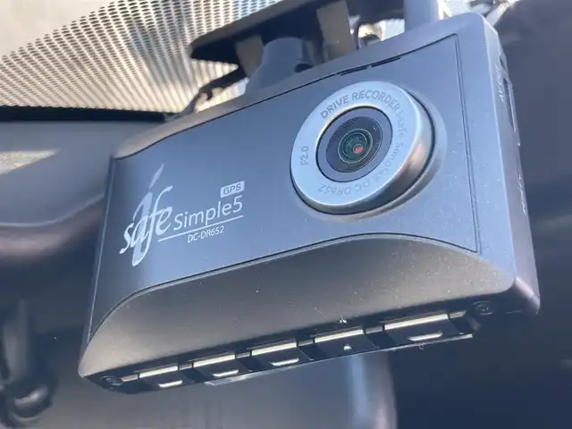 トヨタ ヤリスクロス ハイブリッド Z 静岡県 2022(令4)年 5.6万km プラチナホワイトパールマイカ ワンオーナー/純正ディズプレイオーディオ/Bluetooth　Apple CarPlay　AM FM/全方位カメラ/前後ドライブレコーダー/ビルトインETC2.0/レーダークルーズコントロール/D N席シートヒーター/ステアリングヒーター/オートハイビーム/LEDヘッドライト/ブラインドスポットモニター/純正18インチアルミホイール/スペアキーあり/プッシュスタート/純正フロアマット/取説保証書あり