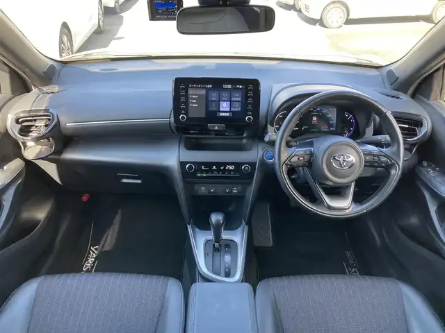 トヨタ ヤリスクロス ハイブリッド Z 静岡県 2022(令4)年 5.6万km プラチナホワイトパールマイカ ワンオーナー/純正ディズプレイオーディオ/Bluetooth　Apple CarPlay　AM FM/全方位カメラ/前後ドライブレコーダー/ビルトインETC2.0/レーダークルーズコントロール/D N席シートヒーター/ステアリングヒーター/オートハイビーム/LEDヘッドライト/ブラインドスポットモニター/純正18インチアルミホイール/スペアキーあり/プッシュスタート/純正フロアマット/取説保証書あり