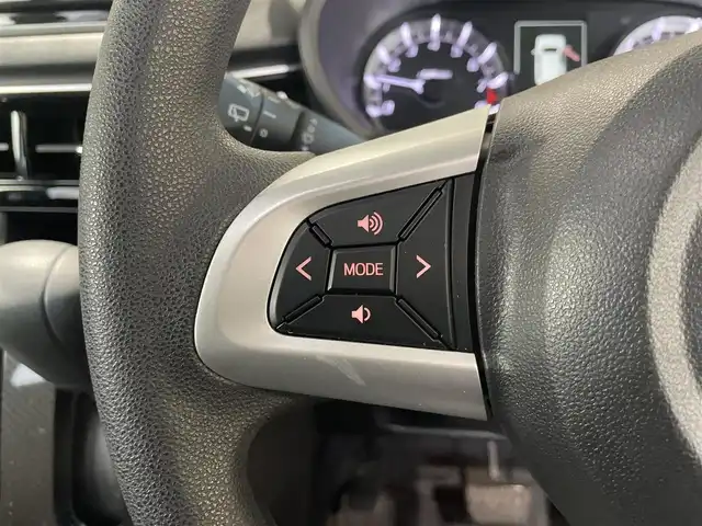 ダイハツ ムーヴ カスタム X VS SAⅢ 富山県 2022(令4)年 6.6万km ブラックマイカメタリック/ファイアークォーツレッドメタリック 2トーン ワンオーナー／パノラミックビューモニター／ナビ／フルセグＴＶ／Ｂｌｕｅｔｏｏｔｈ／ＤＶＤ再生／シートヒーター／スマートキー／プッシュスタート／衝突軽減ブレーキ／オートマチックハイビーム