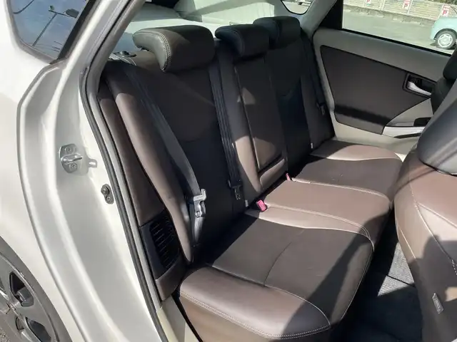 トヨタ プリウス S　マイコーデ 高知県 2013(平25)年 13.9万km ホワイトパールクリスタルシャイン 社外ナビ（フルセグTV/CD/DVD/BT)/バックカメラ/モデリスタエアロ（フロント）/ETC/オートライト/スマートキー