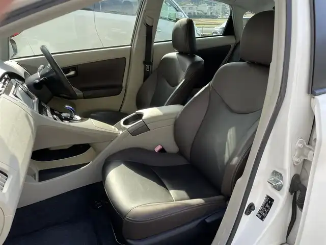 トヨタ プリウス S　マイコーデ 高知県 2013(平25)年 13.9万km ホワイトパールクリスタルシャイン 社外ナビ（フルセグTV/CD/DVD/BT)/バックカメラ/モデリスタエアロ（フロント）/ETC/オートライト/スマートキー