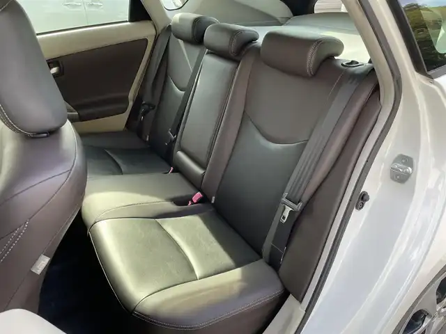 トヨタ プリウス S　マイコーデ 高知県 2013(平25)年 13.9万km ホワイトパールクリスタルシャイン 社外ナビ（フルセグTV/CD/DVD/BT)/バックカメラ/モデリスタエアロ（フロント）/ETC/オートライト/スマートキー