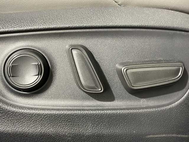 トヨタ ＲＡＶ４ アドベンチャー 広島県 2020(令2)年 3.2万km アティチュードブラックマイカ カロッツェリア９型ナビ　/シートヒーター/ベンチレーション/パワーシート　/ステアリングヒーター/セーフティセンス/・プリクラッシュセーフティ/・レーントレーシングアシスト/・レーダークルーズコントロール/・オートマチックハイビーム/クリアランスソナー/ETC/社外１７インチアルミホイール(225/65/R17)/エアバック（運転席/助手席/サイド/カーテン）