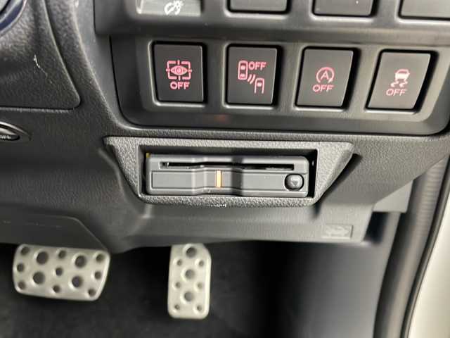 スバル フォレスター スポーツ 大阪府 2021(令3)年 3.9万km クリスタルホワイトP 純正ナビ/【フルセグTV/AM/FM/CD/DVD/BT/USB】/バックカメラ/サイドカメラ/ドライブレコーダー/ビルトインETC/アイサイト/・追従走行付きクルーズコントコール/・レーンキープアシスト/・衝突被害軽減システム/ブラインドスポットモニター/アイドリングストップ/横滑り防止装置/後コーナーセンサー/メモリシート/パワーシート/シートヒーター/ステアリングヒーター　/純正AW/スペアキー