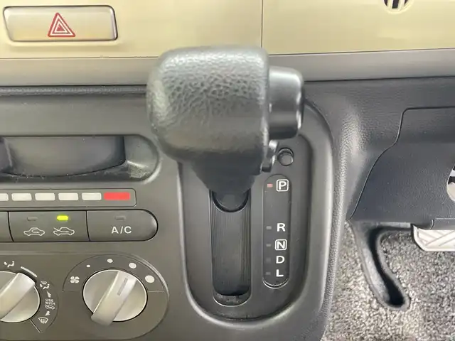 スズキ ラパン G 群馬県 2012(平24)年 8.4万km ミルクティーベージュメタリック 純正オーディオ　プッシュスタート　パワーウィンドウ　スマートキー　ライトリベライザー　マニュアルエアコン　ハロゲンライト　フロアマット　ドアバイザー　パワーステアリング　ルームミラー　禁煙車