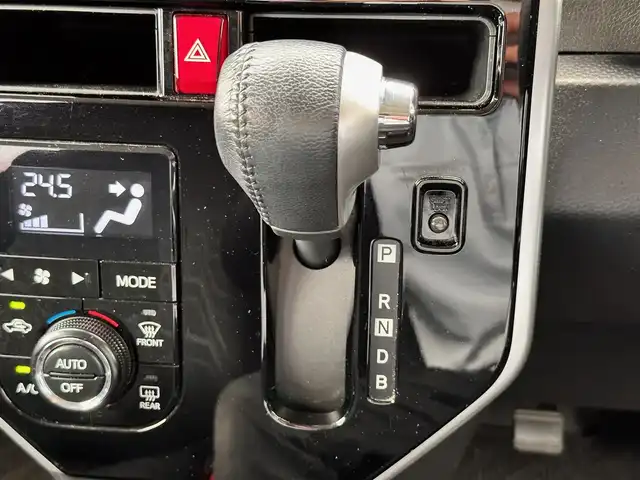 トヨタ ルーミー カスタムG－T 宮城県 2019(平31)年 6.8万km パールホワイトⅢ コンフォートパッケージ/・シートヒーター（運転席/助手席）/・シートバックテーブル（運転席/助手席）/＝＝＝/スマートアシスト3/・衝突回避支援ブレーキ機能/・衝突警報機能/・車線逸脱警報機能/・誤発進抑制制御機能/・先行車発進お知らせ機能/・オートハイビーム/・コーナーセンサー/社外ナビ（AVIC-RZ901）/・CD/DVD/・Bluetooth/・フルセグTV/バックカメラ/ETC/両側パワースライドドア/革巻きステアリング/クルーズコントロール/LEDヘッドランプ/フォグランプ/オートライト/スマートキー＆プッシュスタート/スペアキー/エンジンスターター/電動格納ミラー/純正15インチAW/純正ドアバイザー/純正フロアマット/Wエアバッグ