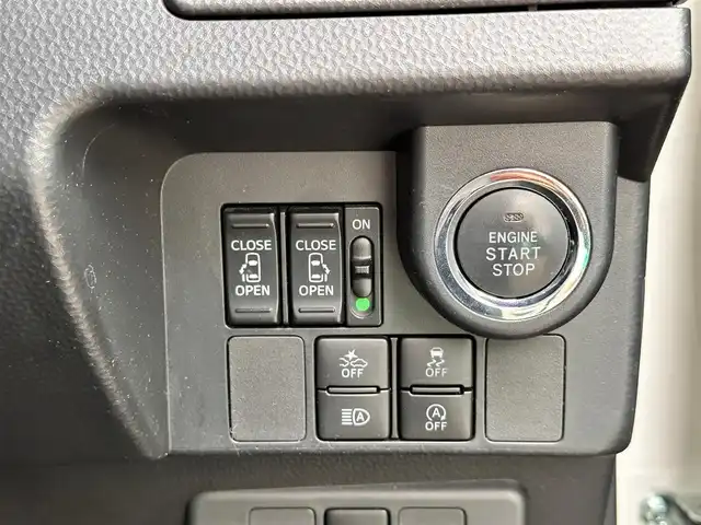 トヨタ ルーミー カスタムG－T 宮城県 2019(平31)年 6.8万km パールホワイトⅢ コンフォートパッケージ/・シートヒーター（運転席/助手席）/・シートバックテーブル（運転席/助手席）/＝＝＝/スマートアシスト3/・衝突回避支援ブレーキ機能/・衝突警報機能/・車線逸脱警報機能/・誤発進抑制制御機能/・先行車発進お知らせ機能/・オートハイビーム/・コーナーセンサー/社外ナビ（AVIC-RZ901）/・CD/DVD/・Bluetooth/・フルセグTV/バックカメラ/ETC/両側パワースライドドア/革巻きステアリング/クルーズコントロール/LEDヘッドランプ/フォグランプ/オートライト/スマートキー＆プッシュスタート/スペアキー/エンジンスターター/電動格納ミラー/純正15インチAW/純正ドアバイザー/純正フロアマット/Wエアバッグ