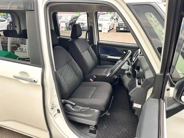 トヨタ ルーミー カスタムG－T 宮城県 2019(平31)年 6.8万km パールホワイトⅢ コンフォートパッケージ/・シートヒーター（運転席/助手席）/・シートバックテーブル（運転席/助手席）/＝＝＝/スマートアシスト3/・衝突回避支援ブレーキ機能/・衝突警報機能/・車線逸脱警報機能/・誤発進抑制制御機能/・先行車発進お知らせ機能/・オートハイビーム/・コーナーセンサー/社外ナビ（AVIC-RZ901）/・CD/DVD/・Bluetooth/・フルセグTV/バックカメラ/ETC/両側パワースライドドア/革巻きステアリング/クルーズコントロール/LEDヘッドランプ/フォグランプ/オートライト/スマートキー＆プッシュスタート/スペアキー/エンジンスターター/電動格納ミラー/純正15インチAW/純正ドアバイザー/純正フロアマット/Wエアバッグ