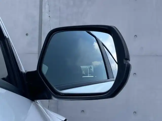 ホンダ ヴェゼル ハイブリッド RS ホンダセンシング 静岡県 2019(平31)年 3.5万km プラチナホワイトパール HondaSENSING/社外7インチナビ(MDV-M705)/　AM FM CD DVD Bluetooth USB SD/ビルトインETC/レーダークルーズコントロール/LEDオートヘッドランプ/ハーフレザーシート/シートヒーター/オートブレーキホールド/スマートキー2本/純正18インチアルミホイール/パドルシフト/フルセグTV/バックモニター/前後方ドライブレコーダー