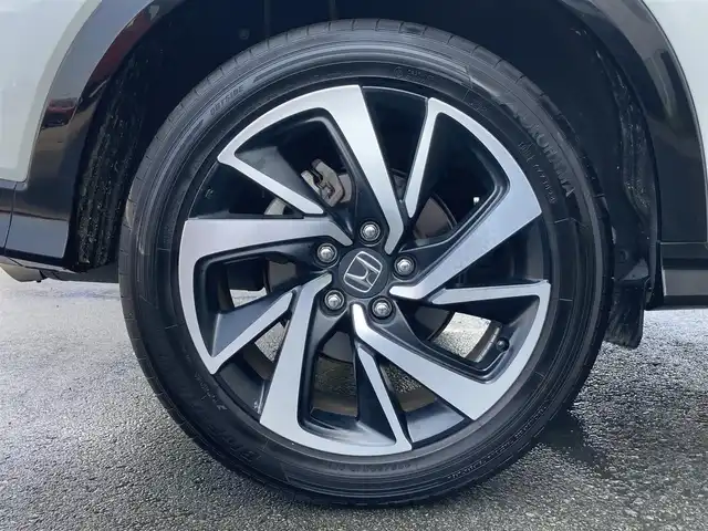 ホンダ ヴェゼル ハイブリッド RS ホンダセンシング 静岡県 2019(平31)年 3.5万km プラチナホワイトパール HondaSENSING/社外7インチナビ(MDV-M705)/　AM FM CD DVD Bluetooth USB SD/ビルトインETC/レーダークルーズコントロール/LEDオートヘッドランプ/ハーフレザーシート/シートヒーター/オートブレーキホールド/スマートキー2本/純正18インチアルミホイール/パドルシフト/フルセグTV/バックモニター/前後方ドライブレコーダー
