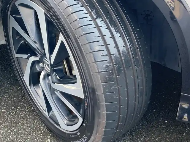 ホンダ ヴェゼル ハイブリッド RS ホンダセンシング 静岡県 2019(平31)年 3.5万km プラチナホワイトパール HondaSENSING/社外7インチナビ(MDV-M705)/　AM FM CD DVD Bluetooth USB SD/ビルトインETC/レーダークルーズコントロール/LEDオートヘッドランプ/ハーフレザーシート/シートヒーター/オートブレーキホールド/スマートキー2本/純正18インチアルミホイール/パドルシフト/フルセグTV/バックモニター/前後方ドライブレコーダー