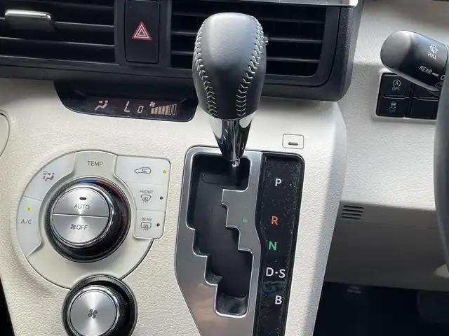トヨタ シエンタ G 滋賀県 2018(平30)年 5.3万km ホワイトパールクリスタルシャイン 社外SDナビ/・Bluetooth/CD/DVD/フルセグ/バックカメラ/両側パワースライドドア/レーンキープアシスト/横滑り防止/ドライブレコーダー/アイドリングストップ/ETC/スマートキー