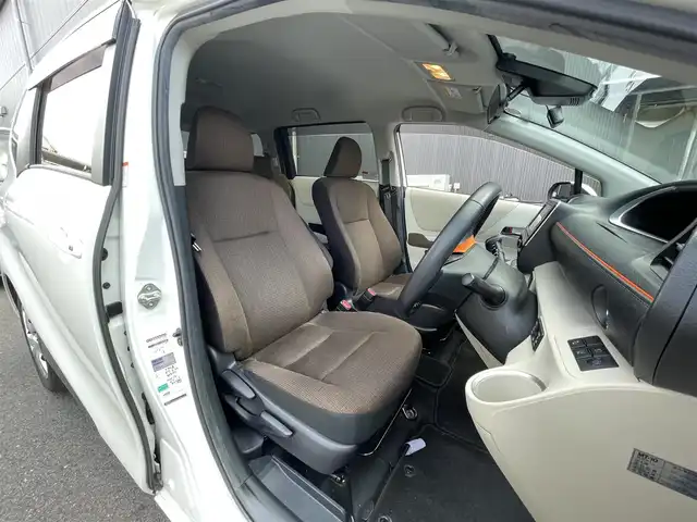 トヨタ シエンタ G 滋賀県 2018(平30)年 5.3万km ホワイトパールクリスタルシャイン 社外SDナビ/・Bluetooth/CD/DVD/フルセグ/バックカメラ/両側パワースライドドア/レーンキープアシスト/横滑り防止/ドライブレコーダー/アイドリングストップ/ETC/スマートキー