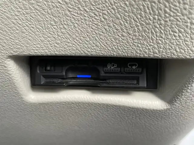 トヨタ シエンタ G 滋賀県 2018(平30)年 5.3万km ホワイトパールクリスタルシャイン 社外SDナビ/・Bluetooth/CD/DVD/フルセグ/バックカメラ/両側パワースライドドア/レーンキープアシスト/横滑り防止/ドライブレコーダー/アイドリングストップ/ETC/スマートキー