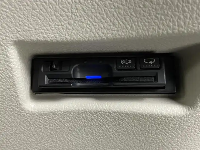 トヨタ シエンタ G 埼玉県 2018(平30)年 5.3万km ホワイトパールクリスタルシャイン 社外SDナビ/・Bluetooth/CD/DVD/フルセグ/バックカメラ/両側パワースライドドア/レーンキープアシスト/横滑り防止/ドライブレコーダー/ETC/スマートキー