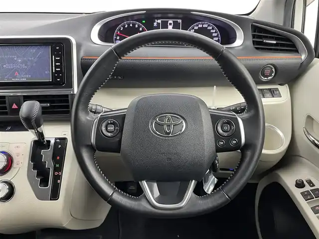 トヨタ シエンタ G 埼玉県 2018(平30)年 5.3万km ホワイトパールクリスタルシャイン 社外SDナビ/・Bluetooth/CD/DVD/フルセグ/バックカメラ/両側パワースライドドア/レーンキープアシスト/横滑り防止/ドライブレコーダー/ETC/スマートキー