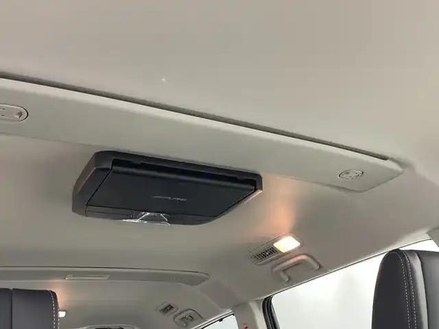 三菱 デリカＤ：５ シャモニー 群馬県 2025(令7)年 0.1千km 白 CHAMONIX (7人)　4WD　e-Assist/オリジナルナビ取付パッケージ＋リアモニター取付パッケージ(25/300)　ステップレス　（7人）D:5専用11型ナビゲーション(322/300)　12.8型後席用モニター(143/550円)/登録済未使用車(登録時走行距離７KM)/＝＝＝＝＝＝＝/登録済未使用車　アルパイン１１型ナビ　アルパイン１２．８型後席モニター　両側電動スライドドア　全周囲カメラ　電動リアゲート　ＢＳＭ　シートヒーター　アダプティブクルーズ　衝突被害軽減ブレーキ　禁煙車