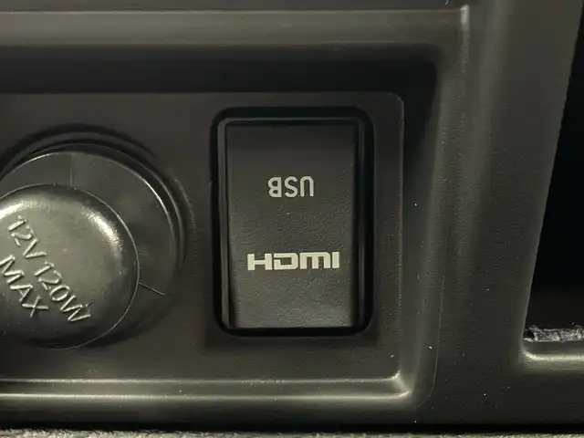 三菱 デリカＤ：５ シャモニー 群馬県 2025(令7)年 0.1千km 白 CHAMONIX (7人)　4WD　e-Assist/オリジナルナビ取付パッケージ＋リアモニター取付パッケージ(25/300)　ステップレス　（7人）D:5専用11型ナビゲーション(322/300)　12.8型後席用モニター(143/550円)/登録済未使用車(登録時走行距離７KM)/＝＝＝＝＝＝＝/登録済未使用車　アルパイン１１型ナビ　アルパイン１２．８型後席モニター　両側電動スライドドア　全周囲カメラ　電動リアゲート　ＢＳＭ　シートヒーター　アダプティブクルーズ　衝突被害軽減ブレーキ　禁煙車