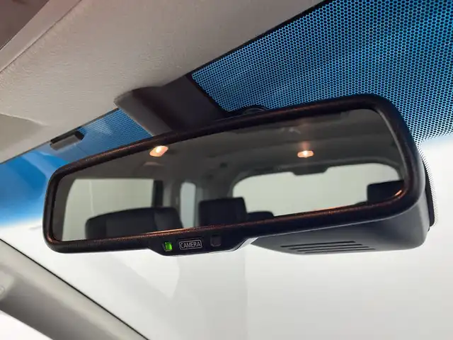 三菱 デリカＤ：５ シャモニー 群馬県 2025(令7)年 0.1千km 白 CHAMONIX (7人)　4WD　e-Assist/オリジナルナビ取付パッケージ＋リアモニター取付パッケージ(25/300)　ステップレス　（7人）D:5専用11型ナビゲーション(322/300)　12.8型後席用モニター(143/550円)/登録済未使用車(登録時走行距離７KM)/＝＝＝＝＝＝＝/登録済未使用車　アルパイン１１型ナビ　アルパイン１２．８型後席モニター　両側電動スライドドア　全周囲カメラ　電動リアゲート　ＢＳＭ　シートヒーター　アダプティブクルーズ　衝突被害軽減ブレーキ　禁煙車