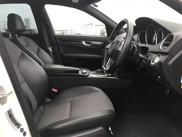 メルセデス・ベンツ Ｃ２００ ブルーエフィシェンシーW AVG 鳥取県 2011(平23)年 8.4万km カルサイトホワイト ターボ車/純正ナビ/フルセグ/DVD/CD/BT/バックカメラ・ETC/ハーフレザーシート/前席パワーシート/クルーズコントロール/キセノンヘットライト/オートライト/パドルシフト/純正エアロパーツ/純正18インチアルミホイール/ルーフレール/横滑り防止/純正フロアマット/スペアキー
