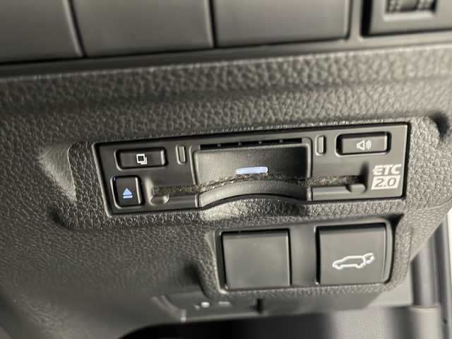 トヨタ カローラ クロス ハイブリッド Z 宮崎県 2024(令6)年 1.9万km アティチュードブラックマイカ/プラチナホワイトパールマイカ 禁煙車/トヨタセーフティセンス/純正10.5型ディスプレイオーディオナビTV/（T-connect/Bluetooth/FMAM/フルセグTV)/純正バックカメラ/純正モデリスタエアロ/純正ビルトイン2.0ETC/純正18インチアルミ/純正LEDオートライト/純正LEDフォグ/純正フロアマット/パノラマガラスルーフ/ハーフレザーシート/アダプティブクルーズコントロール/プリクラッシュセーフティ/レーンディパーチャーアラート/オートマチックハイビーム/ブラインドスポットモニター/クリアランスソナー/電子パーキング/オートホールド/パワーバックドア/前席シートヒーター/デュアルオートエアコン/スマートキー/プッシュエンジンスタート/新車時保証書/取扱い説明書