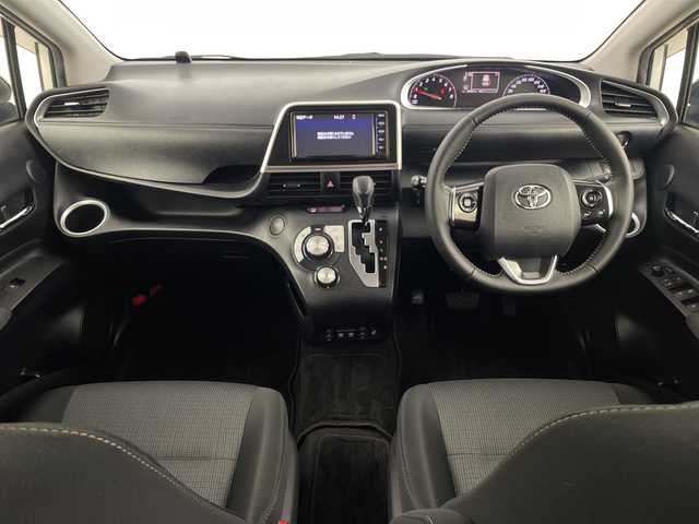 トヨタ シエンタ ファンベースG 埼玉県 2021(令3)年 2.5万km ホワイトパールクリスタルシャイン 純正ナビ/　(Bluetooth/AUX/FM/AM)/フルセグテレビ/バックカメラ/ビルトインETC2.0/前後ドライブレコーダー/両側パワースライドドア/衝突被害軽減ブレーキ/車線逸脱警報/クリアランスソナー/運転席・助手席シートヒーター/ステアリングヒーター/プッシュスタート/オートLEDライト/純正15インチアルミホイール