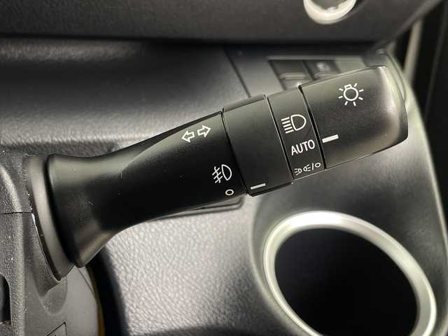 トヨタ シエンタ ファンベースG 埼玉県 2021(令3)年 2.5万km ホワイトパールクリスタルシャイン 純正ナビ/　(Bluetooth/AUX/FM/AM)/フルセグテレビ/バックカメラ/ビルトインETC2.0/前後ドライブレコーダー/両側パワースライドドア/衝突被害軽減ブレーキ/車線逸脱警報/クリアランスソナー/運転席・助手席シートヒーター/ステアリングヒーター/プッシュスタート/オートLEDライト/純正15インチアルミホイール