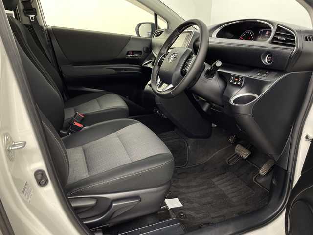 トヨタ シエンタ ファンベースG 埼玉県 2021(令3)年 2.5万km ホワイトパールクリスタルシャイン 純正ナビ/　(Bluetooth/AUX/FM/AM)/フルセグテレビ/バックカメラ/ビルトインETC2.0/前後ドライブレコーダー/両側パワースライドドア/衝突被害軽減ブレーキ/車線逸脱警報/クリアランスソナー/運転席・助手席シートヒーター/ステアリングヒーター/プッシュスタート/オートLEDライト/純正15インチアルミホイール