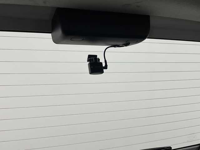 トヨタ シエンタ ファンベースG 埼玉県 2021(令3)年 2.5万km ホワイトパールクリスタルシャイン 純正ナビ/　(Bluetooth/AUX/FM/AM)/フルセグテレビ/バックカメラ/ビルトインETC2.0/前後ドライブレコーダー/両側パワースライドドア/衝突被害軽減ブレーキ/車線逸脱警報/クリアランスソナー/運転席・助手席シートヒーター/ステアリングヒーター/プッシュスタート/オートLEDライト/純正15インチアルミホイール