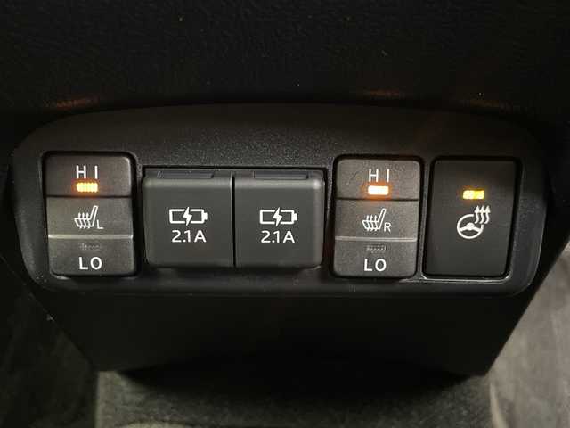 トヨタ シエンタ ファンベースG 埼玉県 2021(令3)年 2.5万km ホワイトパールクリスタルシャイン 純正ナビ/　(Bluetooth/AUX/FM/AM)/フルセグテレビ/バックカメラ/ビルトインETC2.0/前後ドライブレコーダー/両側パワースライドドア/衝突被害軽減ブレーキ/車線逸脱警報/クリアランスソナー/運転席・助手席シートヒーター/ステアリングヒーター/プッシュスタート/オートLEDライト/純正15インチアルミホイール