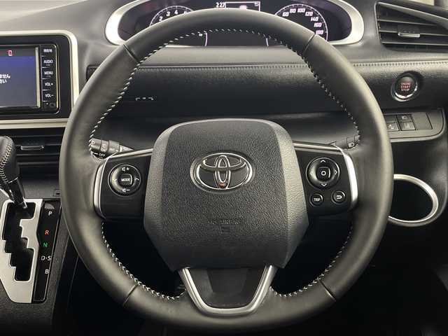 トヨタ シエンタ ファンベースG 埼玉県 2021(令3)年 2.5万km ホワイトパールクリスタルシャイン 純正ナビ/　(Bluetooth/AUX/FM/AM)/フルセグテレビ/バックカメラ/ビルトインETC2.0/前後ドライブレコーダー/両側パワースライドドア/衝突被害軽減ブレーキ/車線逸脱警報/クリアランスソナー/運転席・助手席シートヒーター/ステアリングヒーター/プッシュスタート/オートLEDライト/純正15インチアルミホイール