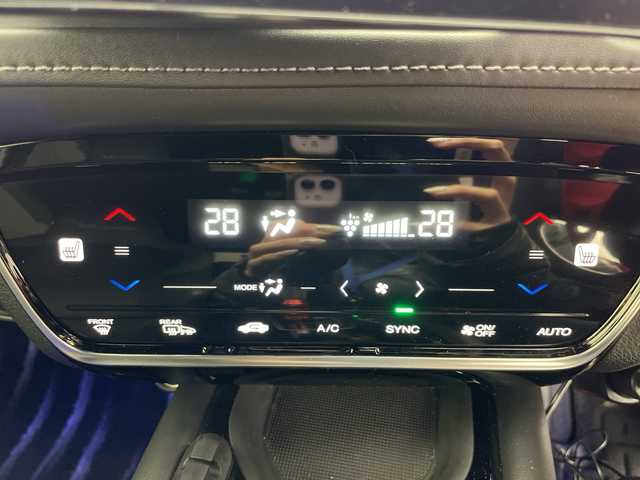 ホンダ ヴェゼル ハイブリッド モデューロ X ホンダセンシング 道央・札幌 2020(令2)年 3.4万km プレミアムクリスタルレッドM ・4WD/・社外ナビ/・BT&CD&DVD&SD&HDMI&フルセグTV/・バックカメラ/・ホンダセンシング/・レーダークルーズコントロール/・パドルシフト/・ハーフレザーシート/・前席シートヒーター/・ドアミラーヒーター/・ETC/・社外ミラー型ドラレコ/・純正ドラレコ前後/・LEDヘッドライト/・オートライト/・スマートキー/・プッシュスタート/・バグガード