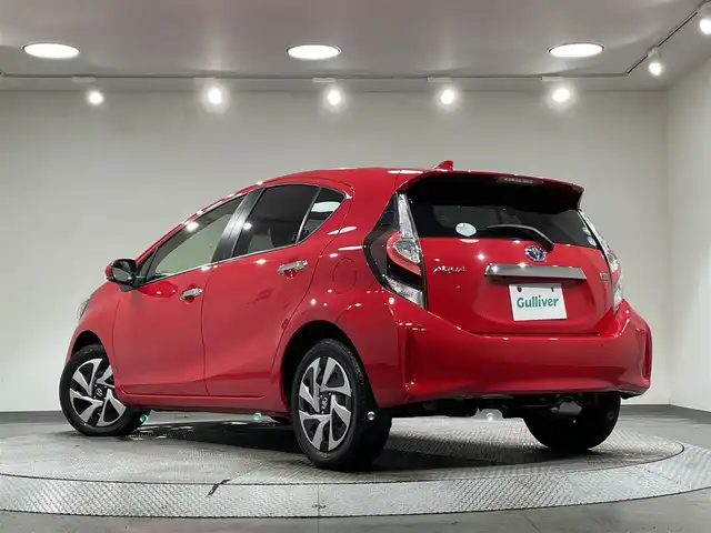 トヨタ アクア S スタイルブラック 愛知県 2020(令2)年 0.7万km スーパーレッドⅤ 純正ナビ【NSCN-W68】/パノラミックビューモニター/プリクラッシュセーフティ/レーンキープアシスト/クリアランスソナー/先行車発進告知/ドライブレコーダー/Ｂｌｕｅｔｏｏｔｈ/純正フロアアット/ISOFIX/LEDヘッドライト/フォグランプ/オートハイビーム/電動格納ミラー/スマートキーx2