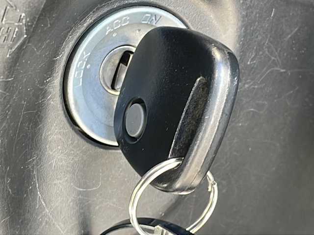 スズキ アルト L 長野県 2015(平27)年 2万km シルキーシルバーメタリック レーダーブレーキサポート/純正CD/アイドリングストップ/シートヒーター/キーレス/ホイール付き冬タイヤ積込/取説