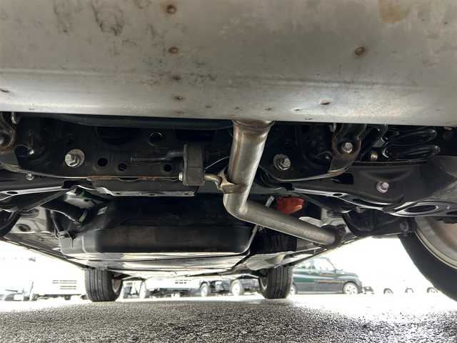 トヨタ ハリアー ハイブリッド Z レザーパッケージ 滋賀県 2021(令3)年 6.4万km ホワイトパールクリスタルシャイン JBLプレミアムサウンド/純正１２．３インチナビ/（AM/FM/TVフルセグ/Bluetooth/USB/Miracasyt）/デジタルインナーミラー/ドライブレコーダー前後/Toyota Safety Sense/・プリクラッシュセーフティ/・レーントレーシングアシスト/・ロードサインアシスト/パノラミックビューモニター/ブラインドスポットモニター/ETC2.0/シートヒーターD/N/シートベンチレーションD/N/電動リアゲート/横滑り防止装置/パワーシートD/N/シートメモリー/ヘッドアップディスプレイ/レザーシート/電子パーキング/ブレーキホールド/EV MODE/ステアリングヒーター/ステアリングスイッチ/オートライト/LEDヘッドライト/フロントフォグ/純正ドアバイザー/電動格納ミラー/オートエアコン/スマートキー/プッシュスタート/スペアキー