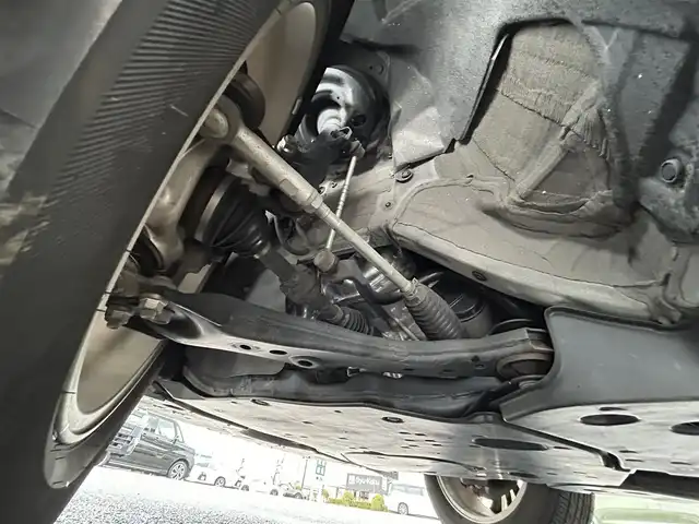 トヨタ ハリアー ハイブリッド Z レザーパッケージ 滋賀県 2021(令3)年 6.4万km ホワイトパールクリスタルシャイン JBLプレミアムサウンド/純正１２．３インチナビ/（AM/FM/TVフルセグ/Bluetooth/USB/Miracasyt）/デジタルインナーミラー/ドライブレコーダー前後/Toyota Safety Sense/・プリクラッシュセーフティ/・レーントレーシングアシスト/・ロードサインアシスト/パノラミックビューモニター/ブラインドスポットモニター/ETC2.0/シートヒーターD/N/シートベンチレーションD/N/電動リアゲート/横滑り防止装置/パワーシートD/N/シートメモリー/ヘッドアップディスプレイ/レザーシート/電子パーキング/ブレーキホールド/EV MODE/ステアリングヒーター/ステアリングスイッチ/オートライト/LEDヘッドライト/フロントフォグ/純正ドアバイザー/電動格納ミラー/オートエアコン/スマートキー/プッシュスタート/スペアキー